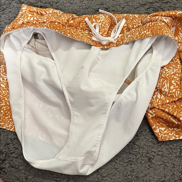 Lululemon Pool Short 7” (Crunch Max Lemon Sorbet Autumn Orange) XL - Picture 8 of 8
